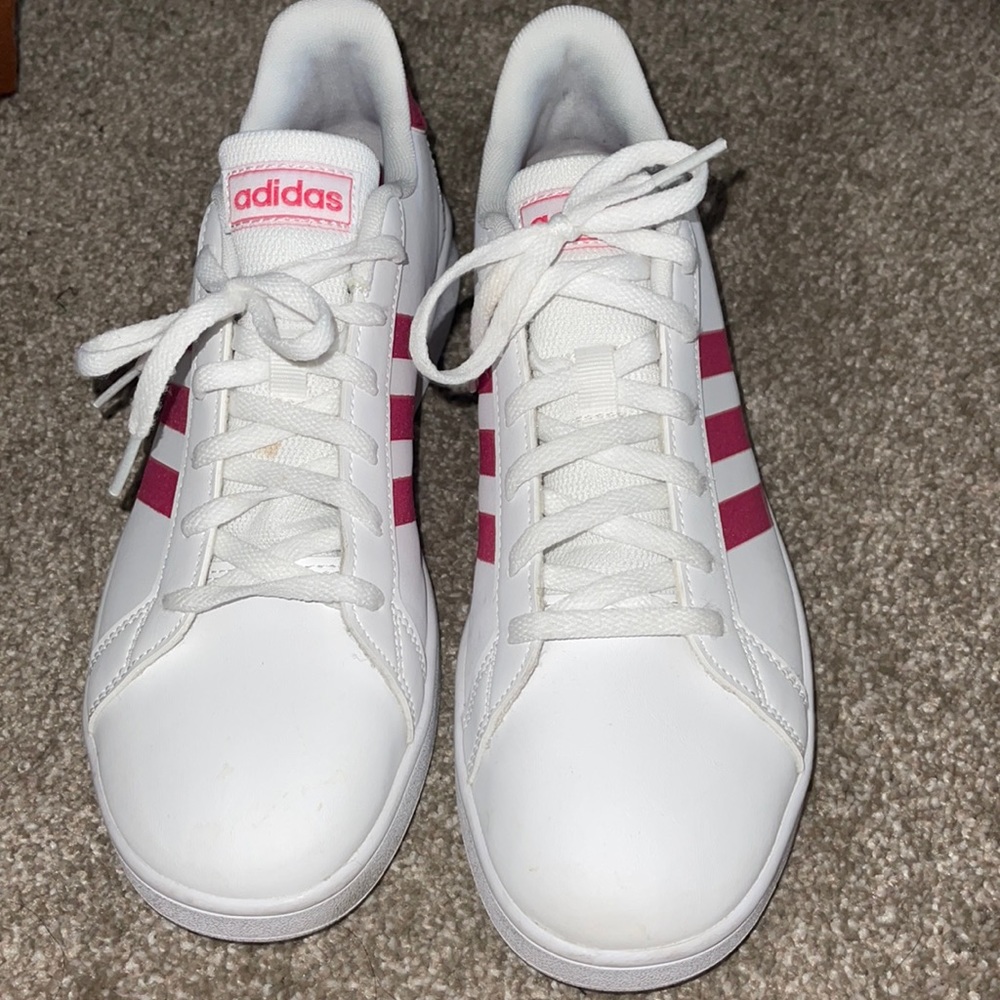 Adidas Sneakers